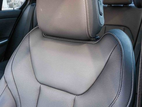 Used 2025 BMW 330i Sedan w/ Convenience Package RWD image 21
