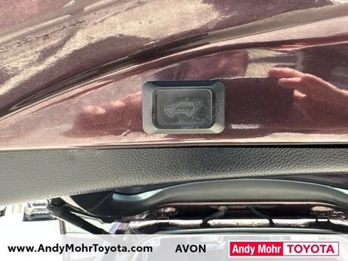 Used 2018 Toyota RAV4 XLE FWD image 35