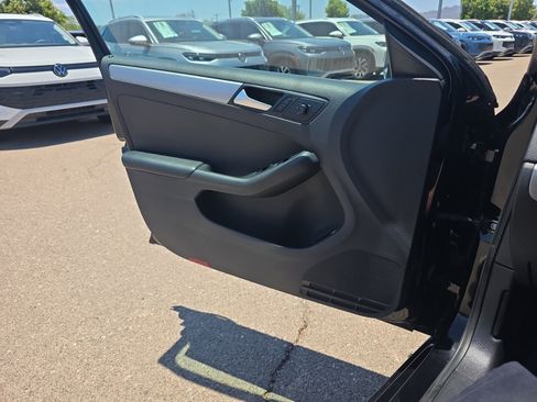 Used 2018 Volkswagen Jetta S w/ Cold Weather Package FWD image 13