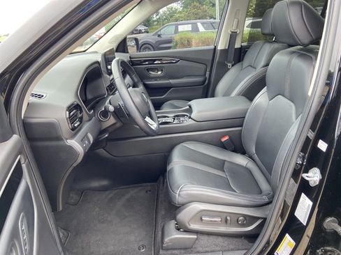 Used 2023 Honda Pilot Touring image 34