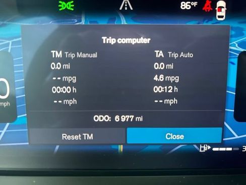 Certified 2025 Volvo XC40 B5 Plus AWD/4WD image 22