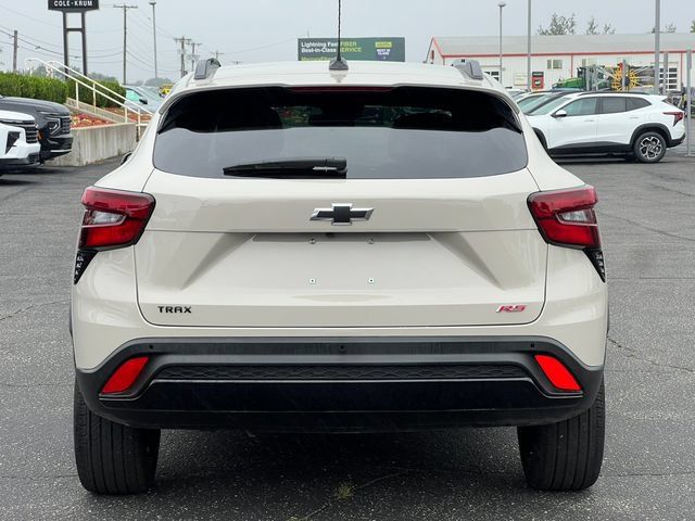 Used 2026 Chevrolet Trax RS w/ Sunroof Package FWD image 39