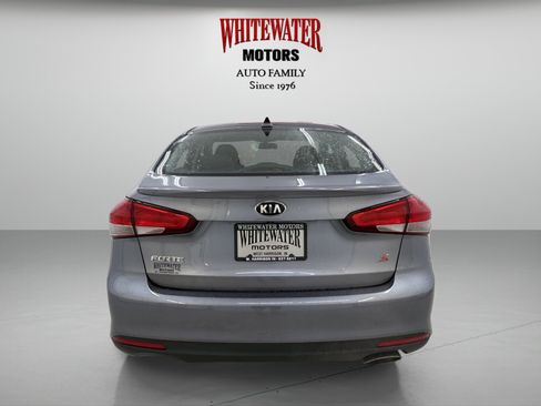 Used 2017 Kia Forte S FWD image 3
