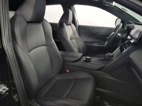 Used 2022 Toyota Venza XLE AWD/4WD image 16