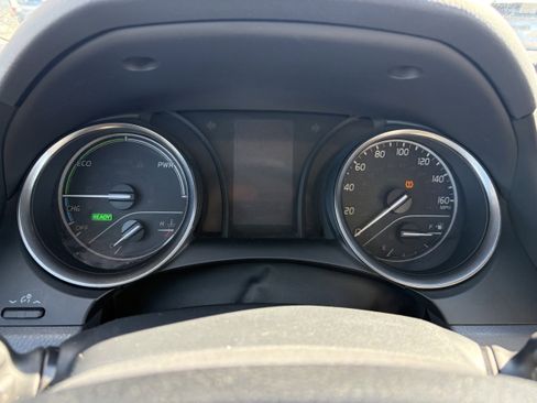 Used 2023 Toyota Camry SE FWD image 4