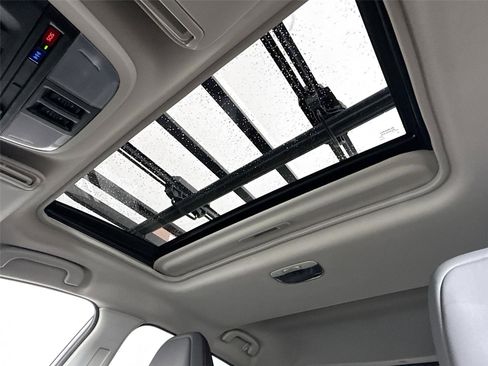 Used 2024 Subaru Crosstrek 2.5i Limited w/ Crosstrek Mirror Package image 6