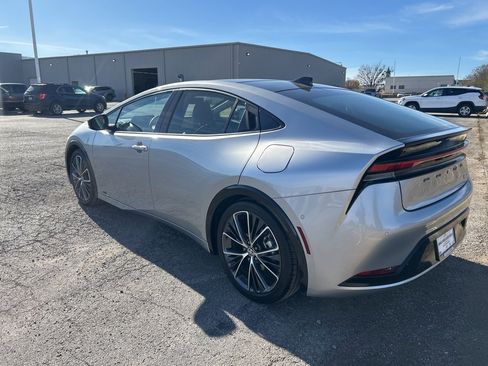 Used 2024 Toyota Prius Limited image 8