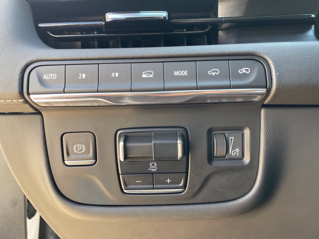 Used 2023 Cadillac Escalade Sport w/ LPO, ONYX Package AWD/4WD image 16