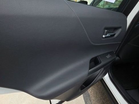 Used 2023 Toyota Venza Nightshade image 15