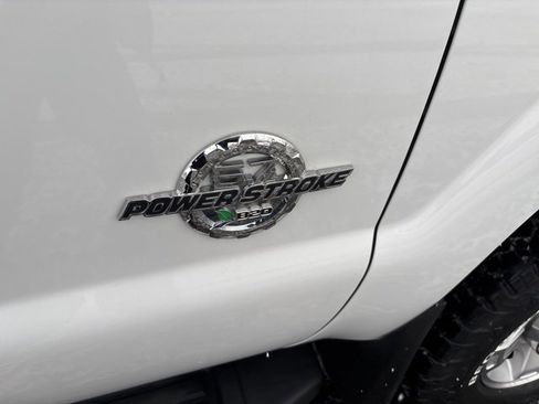 Used 2016 Ford F250 XLT w/ XLT Value Package image 5