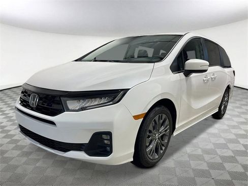 New 2025 Honda Odyssey Touring image 7