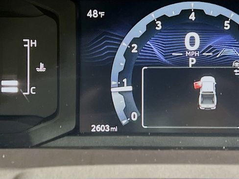 Certified 2025 Toyota Tacoma SR5 image 12