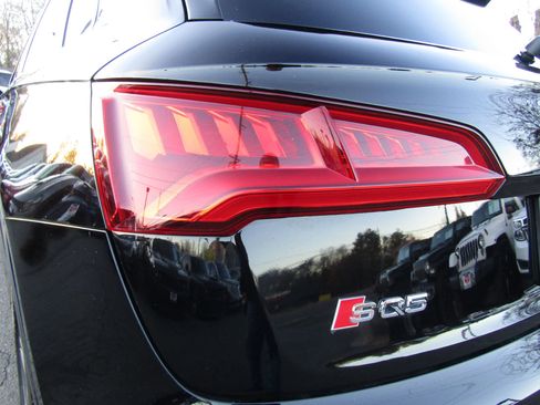 Used 2018 Audi SQ5 Premium Plus w/ S Sport Package image 12
