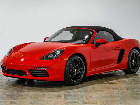 Used 2019 Porsche 718 Boxster image 5