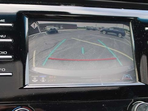 Used 2018 Toyota Camry SE w/ Moonroof Package FWD image 11