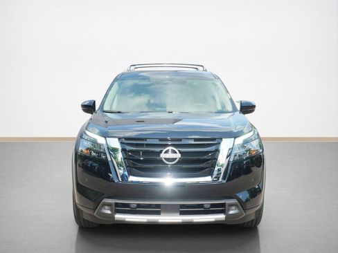 New 2025 Nissan Pathfinder Platinum image 4