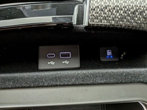 Certified 2025 Cadillac Escalade V w/ LPO, ONYX Package image 7