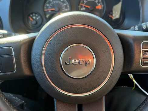 Used 2016 Jeep Patriot High Altitude image 18