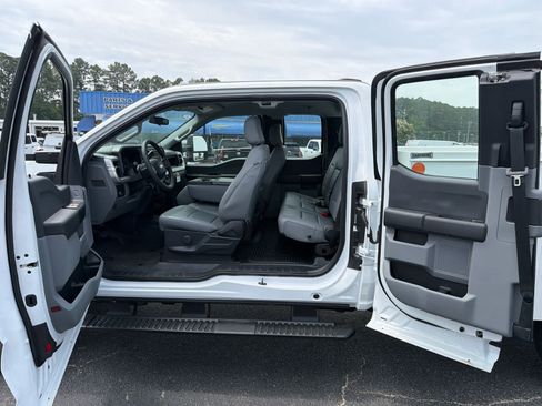 New 2025 Ford F250 XL w/ FX4 Off-Road Package AWD/4WD image 20