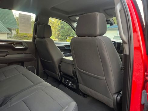 Used 2022 GMC Sierra 1500 SLE image 31