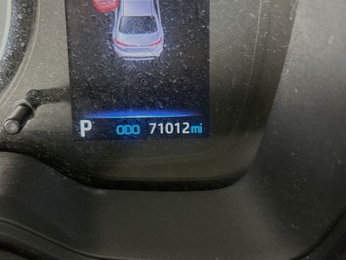 Used 2021 Toyota Corolla LE FWD image 16