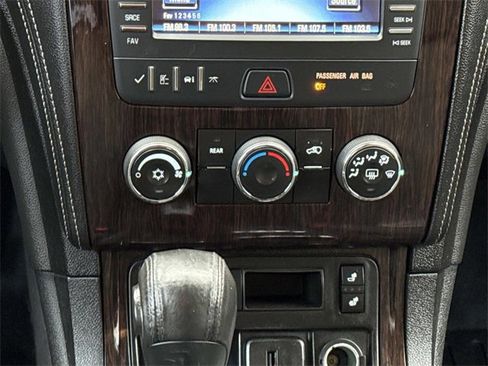 Used 2016 Chevrolet Traverse LT w/ Style and Technology Package image 15