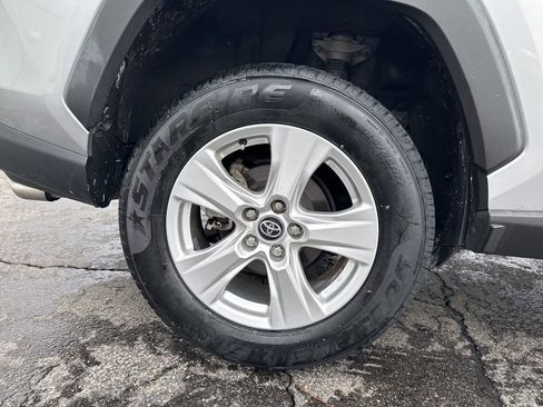 Used 2020 Toyota RAV4 XLE image 9