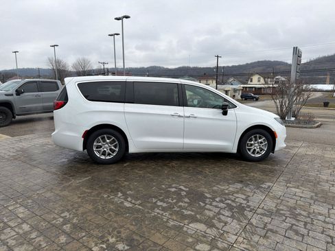 New 2026 Chrysler Voyager LX FWD image 9