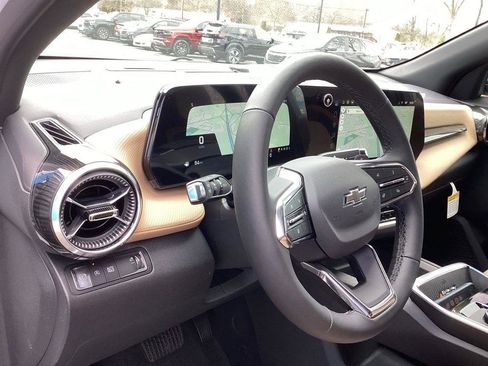 New 2026 Chevrolet Equinox ACTIV FWD image 10