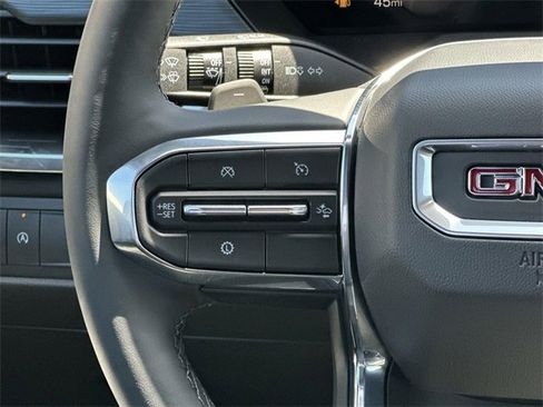 New 2025 GMC Acadia Elevation image 9