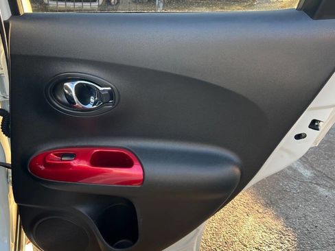 Used 2015 Nissan Juke SL image 30