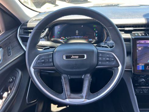 Used 2024 Jeep Grand Cherokee Limited 4xe AWD/4WD image 23