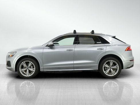 Used 2022 Audi Q8 Premium w/ Convenience Package AWD/4WD image 2