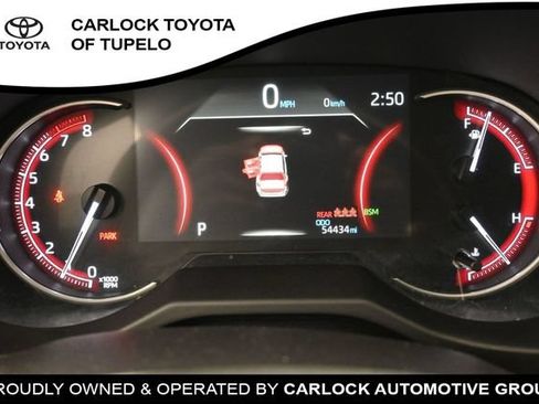 Used 2025 Toyota RAV4 XLE FWD image 25