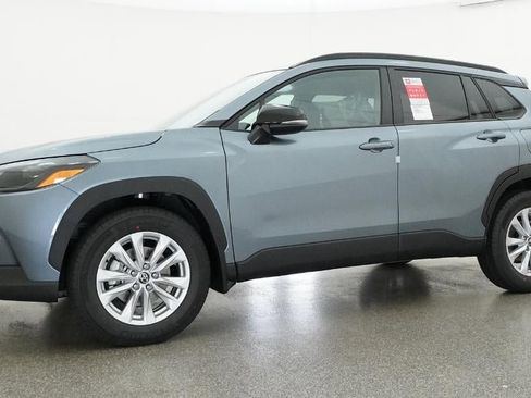 New 2026 Toyota Corolla Cross LE FWD image 18