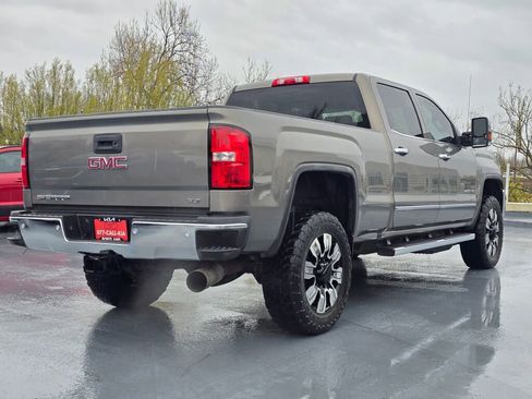 Used 2017 GMC Sierra 2500 SLT w/ Duramax Plus Package image 3