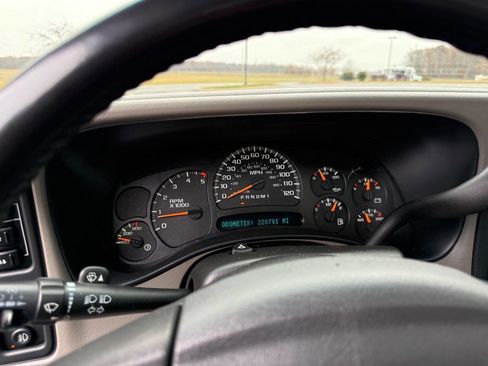 Used 2006 GMC Sierra 2500 SLT w/ Heavy-Duty Power Package image 11