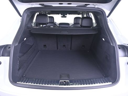 Certified 2023 Porsche Cayenne AWD/4WD image 15