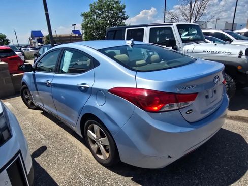 Used 2013 Hyundai Elantra GLS w/ Preferred Pkg FWD image 2