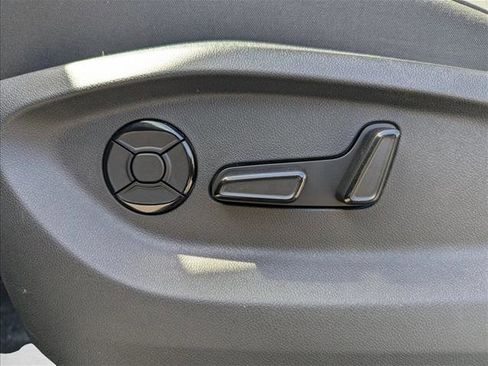 New 2026 Volkswagen Tiguan SE R-Line FWD image 10
