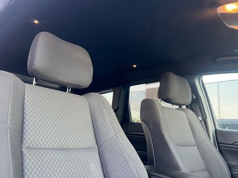 Used 2019 Jeep Grand Cherokee Laredo image 17