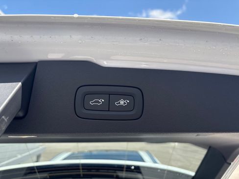 New 2025 Volvo V60 B5 Cross Country Plus w/ Protection Package Premier image 28