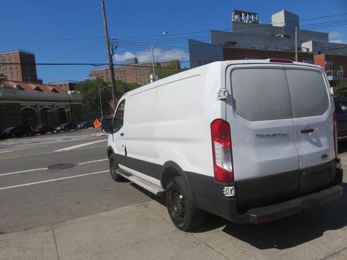 Used 2016 Ford Transit 250 130 Low Roof w/ Exterior Upgrade Package RWD image 5