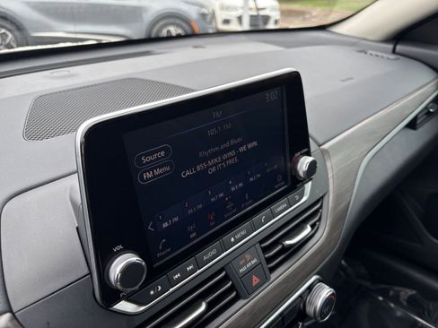 Used 2025 Nissan Altima 2.5 SV image 20