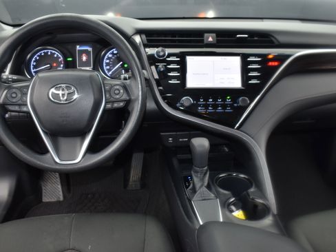Used 2018 Toyota Camry LE image 20