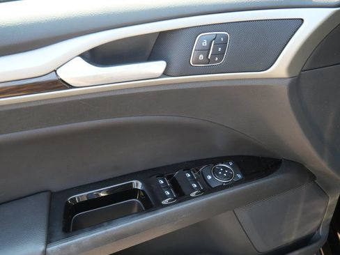 Used 2014 Ford Fusion SE w/ Equipment Group 202A FWD image 16