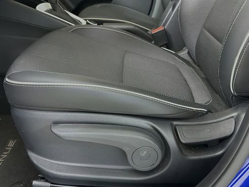 Used 2024 Hyundai Venue Limited image 22