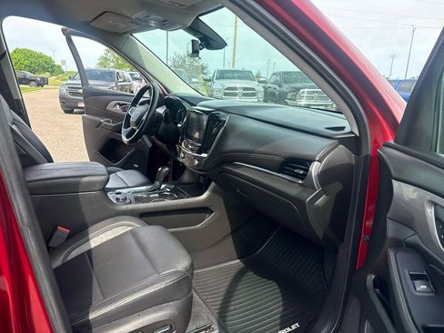 Used 2018 Chevrolet Traverse RS FWD image 35