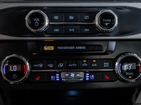 Used 2022 Ford F450 Lariat w/ Chrome Package image 28