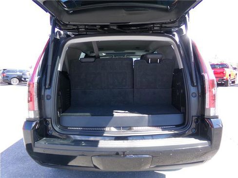 Used 2019 Cadillac Escalade Luxury AWD/4WD image 31
